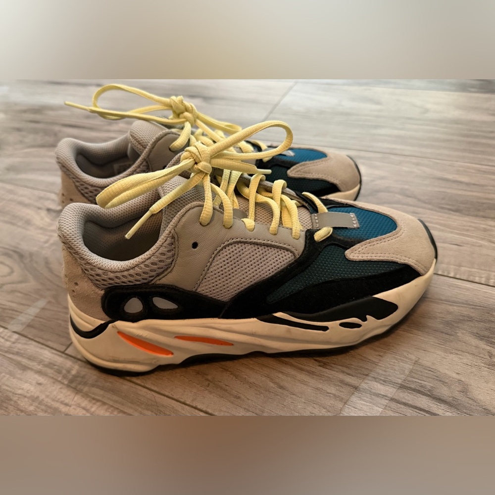 Yeezy 700